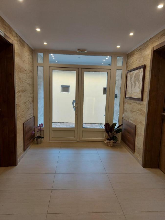Papuli Rooms 4U Senta Esterno foto
