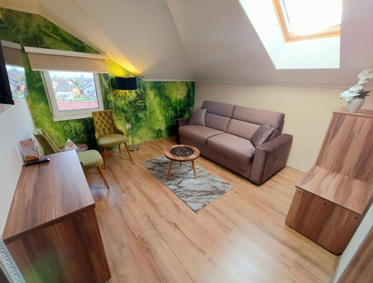 Papuli Rooms 4U Senta Esterno foto